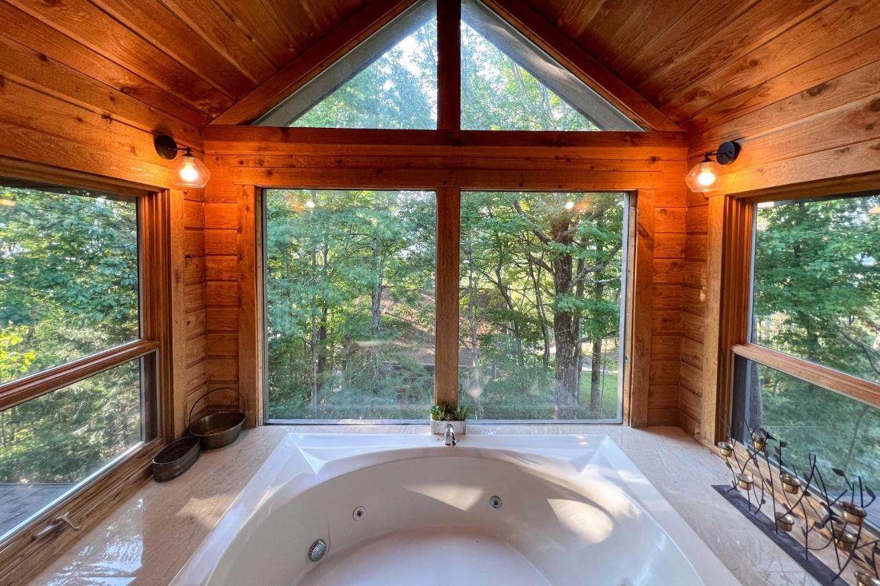 Upscale Gatlinburg Cabin Deck, Fire Pit And Hot Tub Luaran gambar