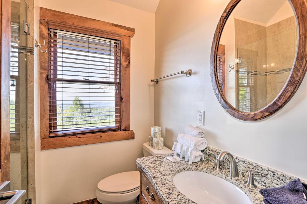 Upscale Gatlinburg Cabin Deck, Fire Pit And Hot Tub Luaran gambar