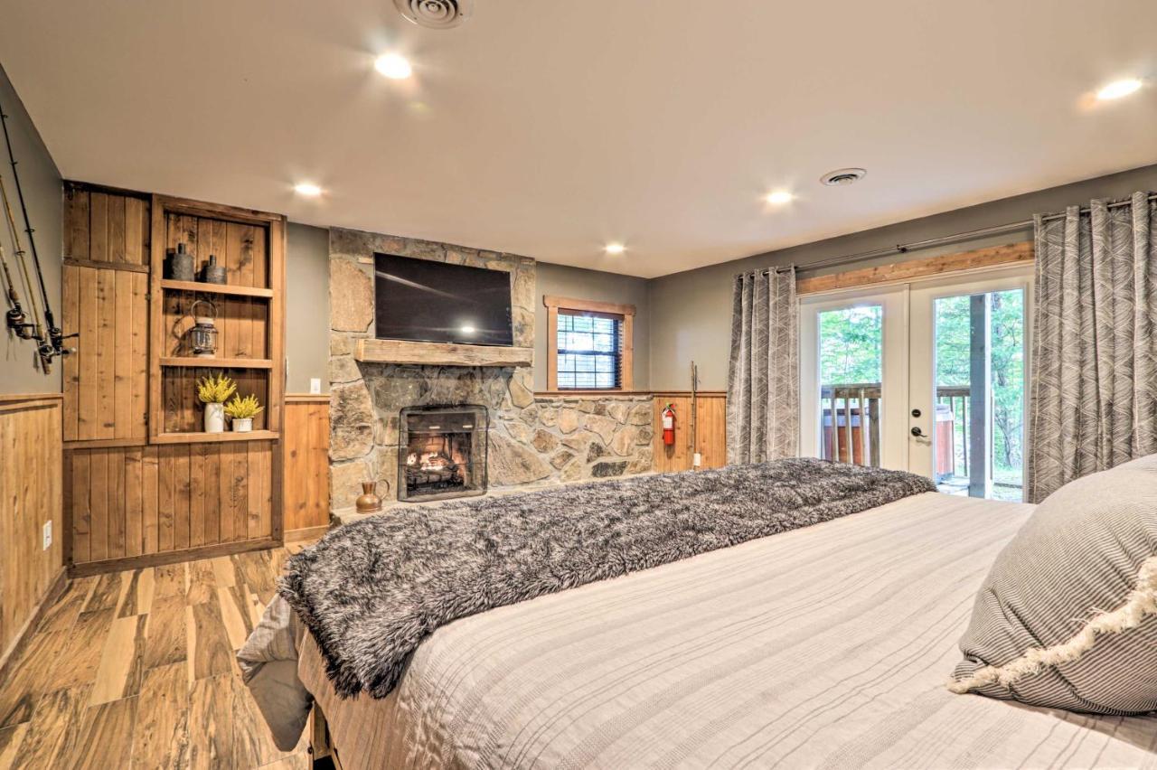 Upscale Gatlinburg Cabin Deck, Fire Pit And Hot Tub Luaran gambar