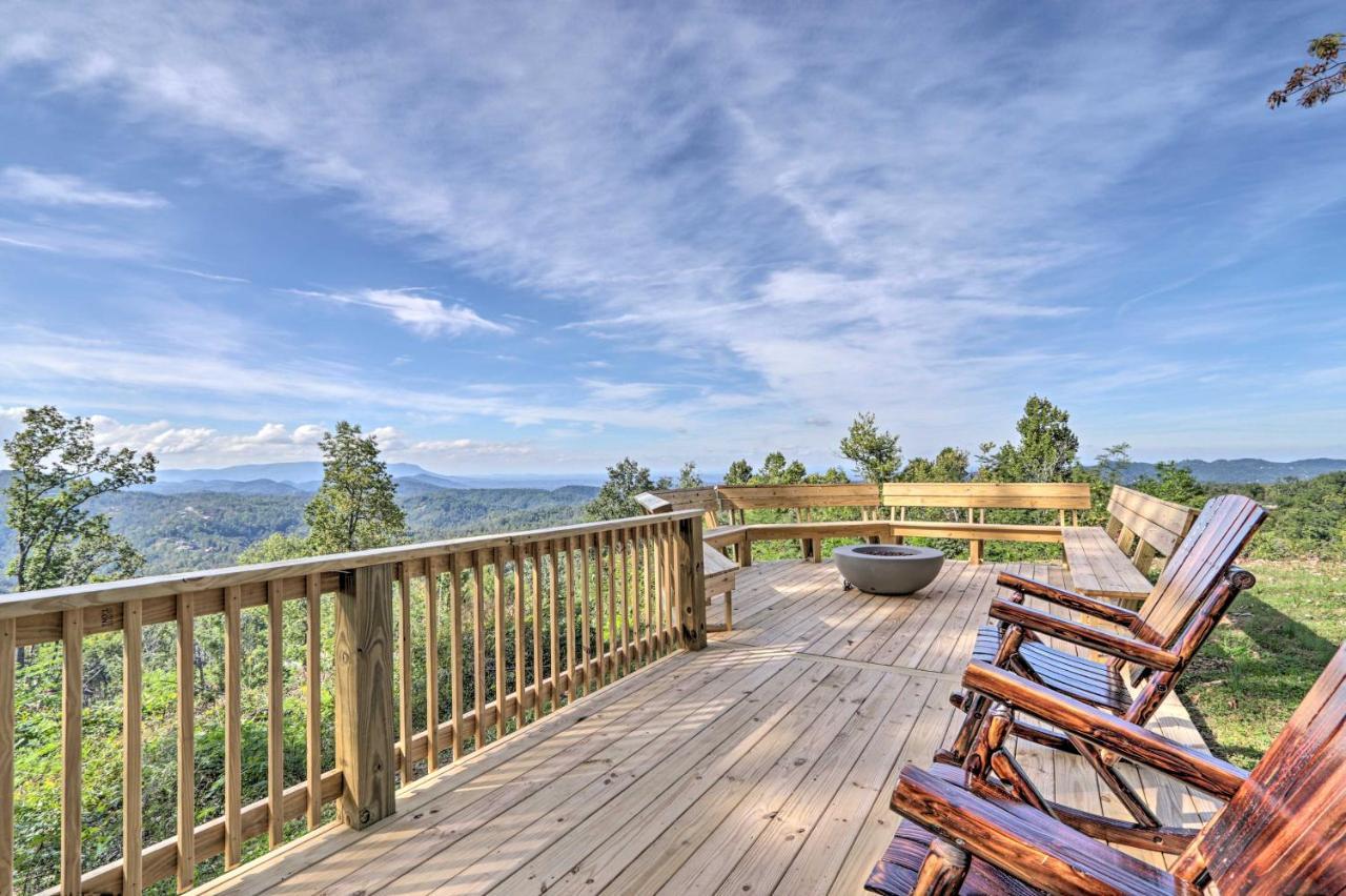 Upscale Gatlinburg Cabin Deck, Fire Pit And Hot Tub Luaran gambar
