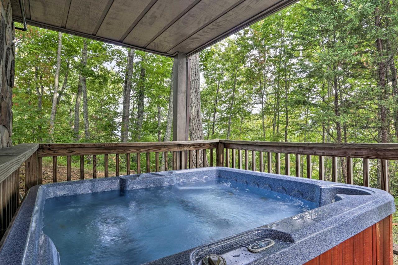 Upscale Gatlinburg Cabin Deck, Fire Pit And Hot Tub Luaran gambar
