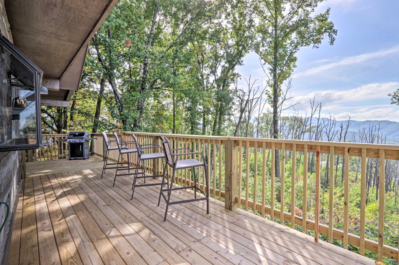Upscale Gatlinburg Cabin Deck, Fire Pit And Hot Tub Luaran gambar